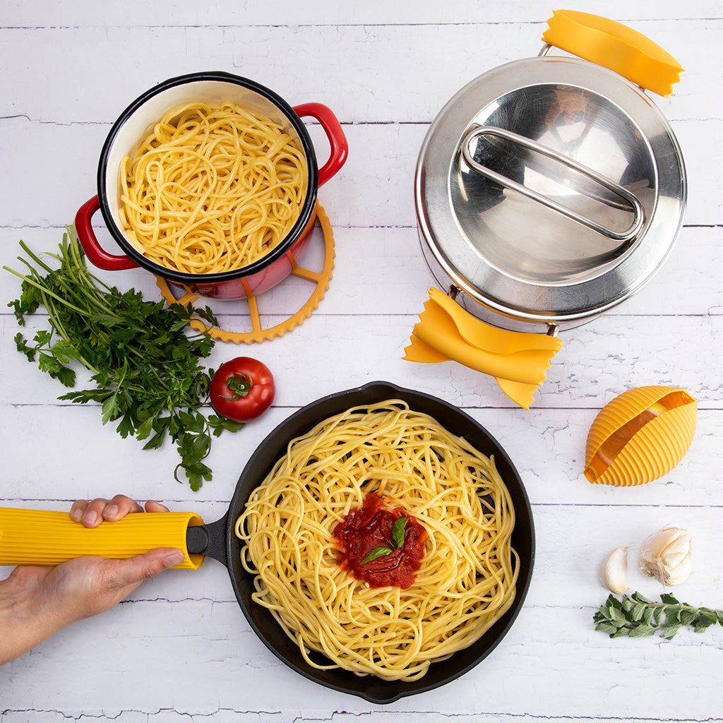 Clever kitchen gift set for pasta lovers