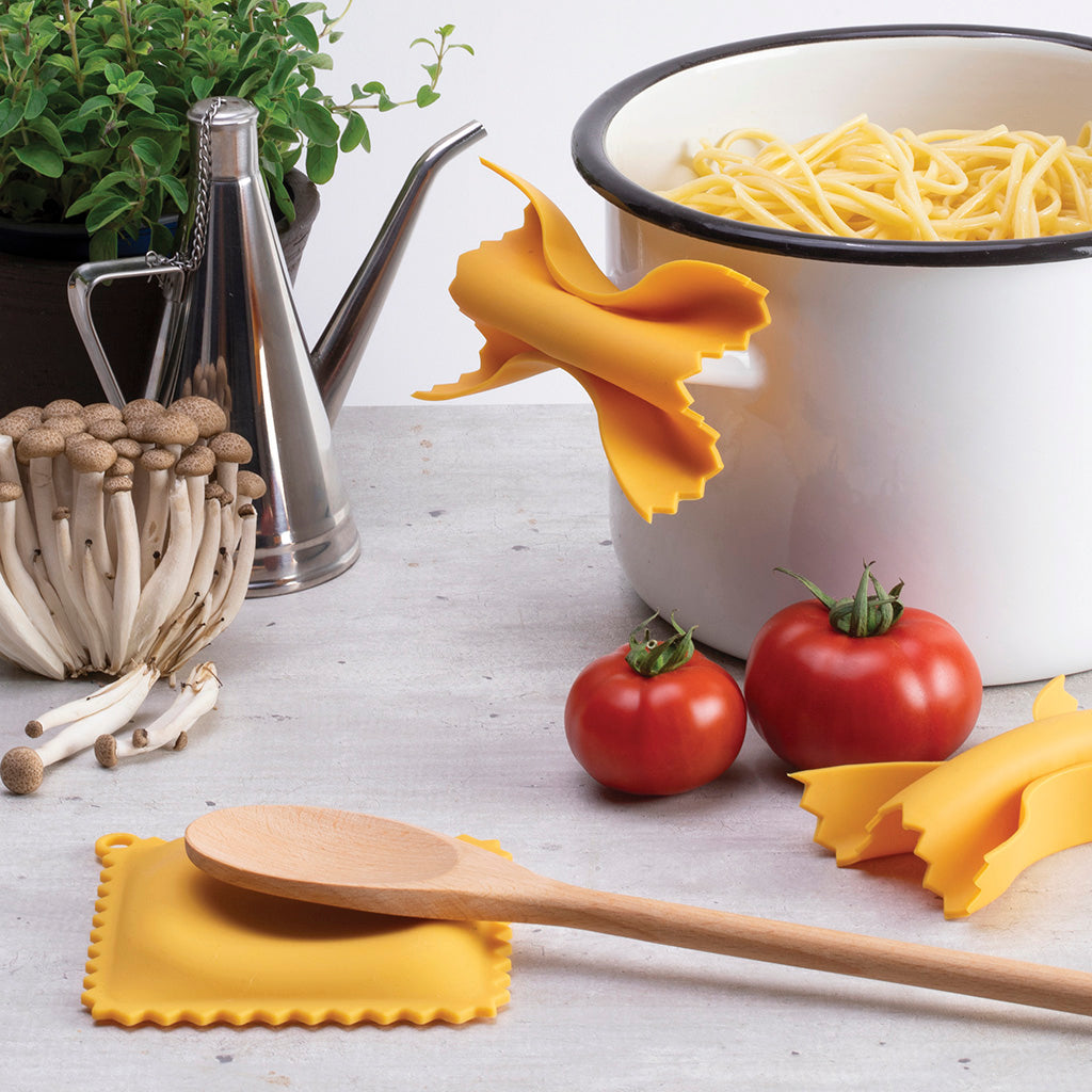 Pasta Grande No.2 kitchen gift set – pasta-themed tools

