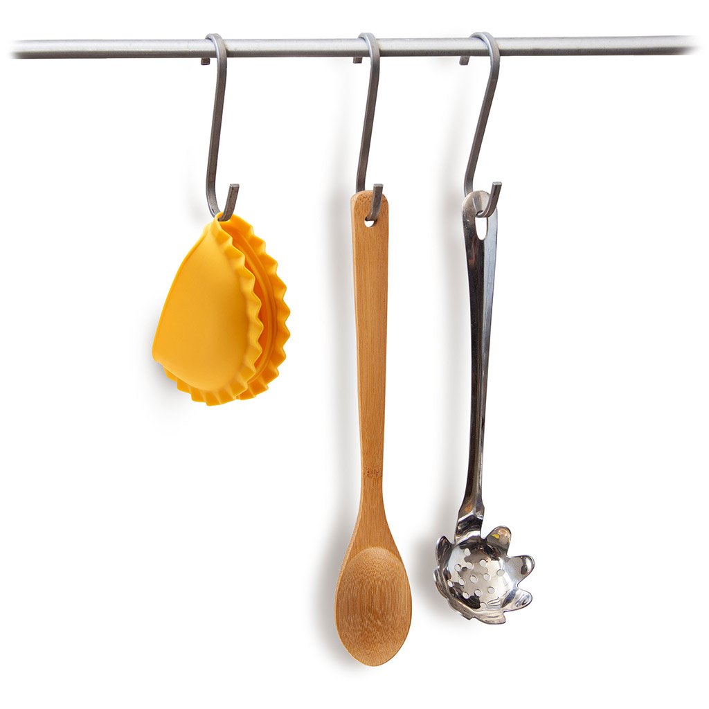 Fun and practical heat-resistant kitchen mitt
