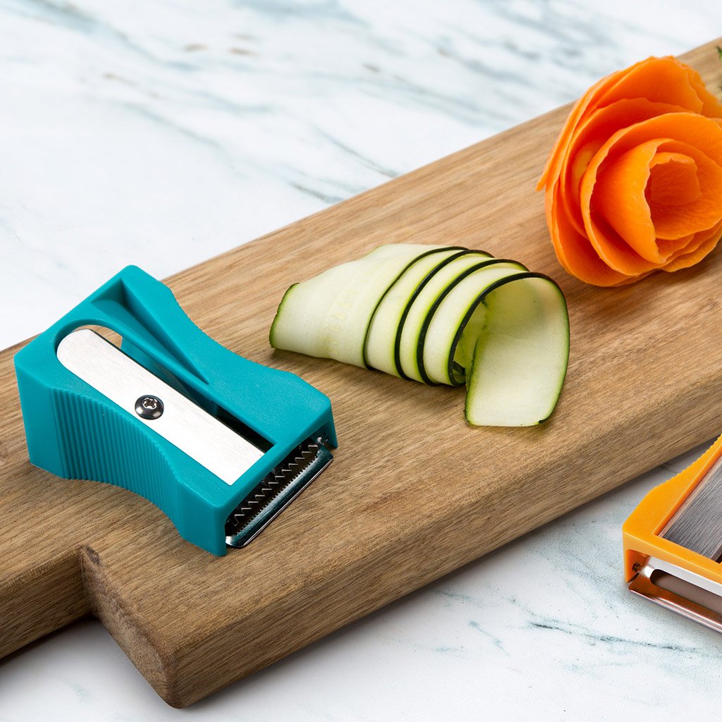 Karoto 2 all-in-one peeler, curler & julienne tool - Kitchen Gadget for Garnishing